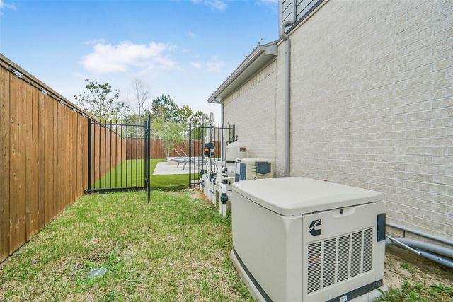 147 Renodes Garden Lane, Tomball, TX 77375