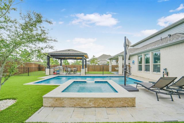 147 Renodes Garden Lane, Tomball, TX 77375