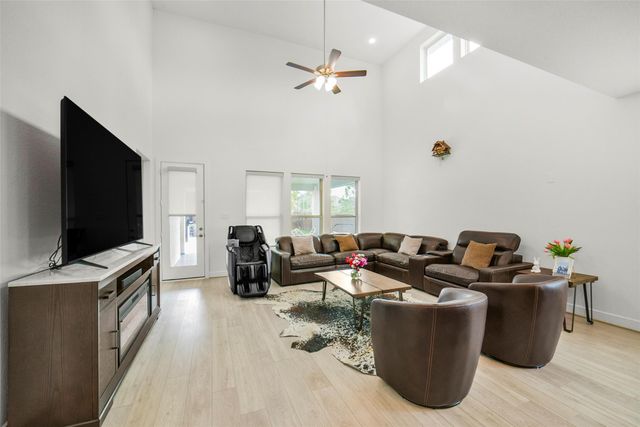 147 Renodes Garden Lane, Tomball, TX 77375