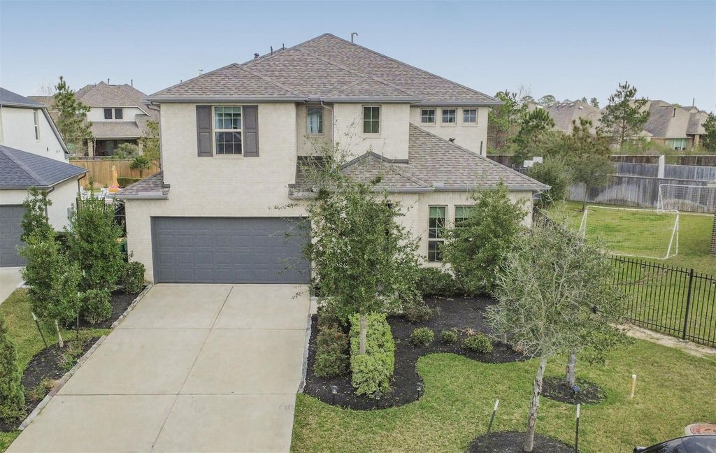 147 Renodes Garden Lane, Tomball, TX 77375