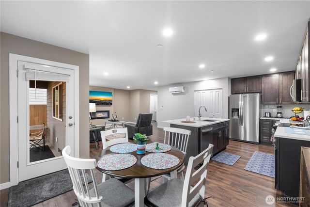 9592 7th Avenue SE, Everett, WA 98208