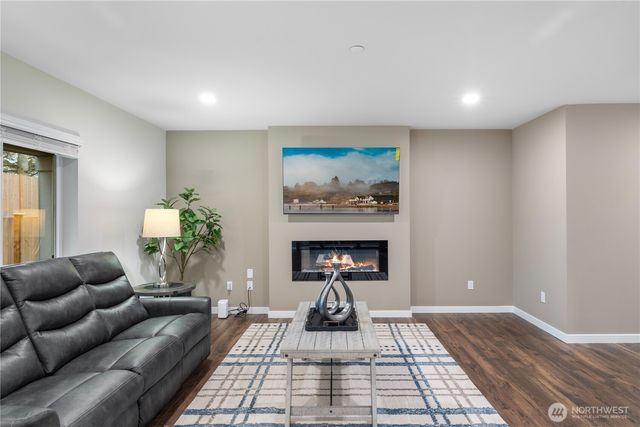 9592 7th Avenue SE, Everett, WA 98208