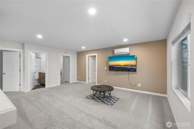 9592 7th Avenue SE, Everett, WA 98208