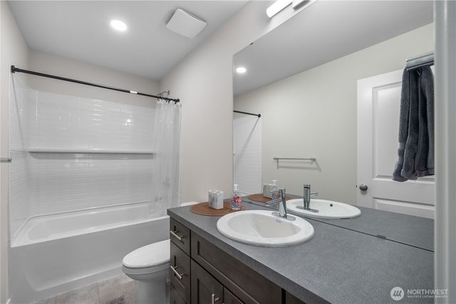 9592 7th Avenue SE, Everett, WA 98208