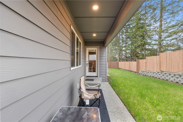 9592 7th Avenue SE, Everett, WA 98208