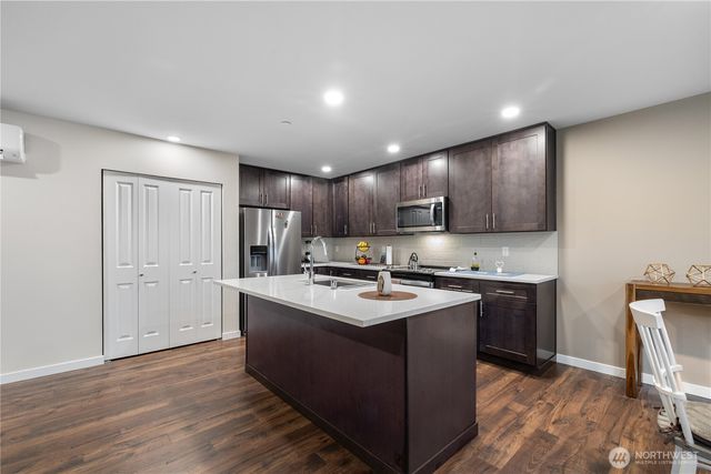 9592 7th Avenue SE, Everett, WA 98208