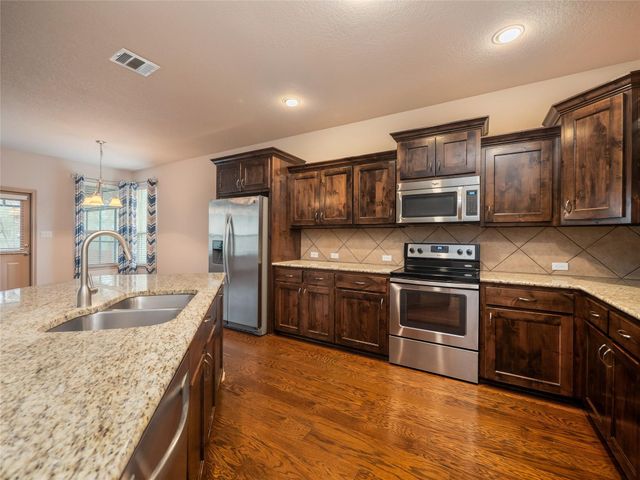 621 Algerita DR, Georgetown, TX 78628