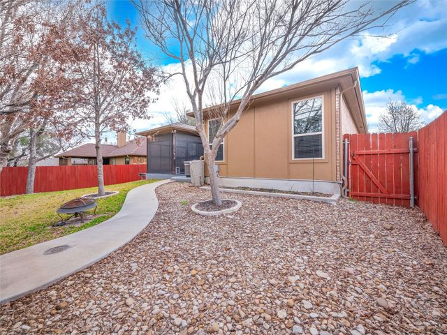 621 Algerita DR, Georgetown, TX 78628