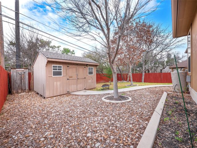 621 Algerita DR, Georgetown, TX 78628