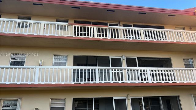 5300 Washington Street K223, Hollywood, FL 33021