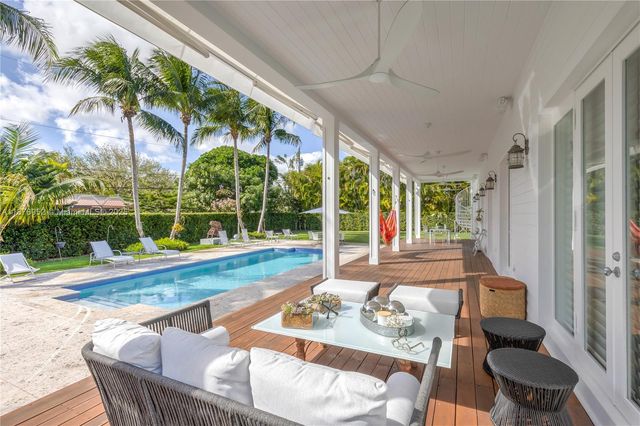 9460 SW 69th Ave, Pinecrest, FL 33156