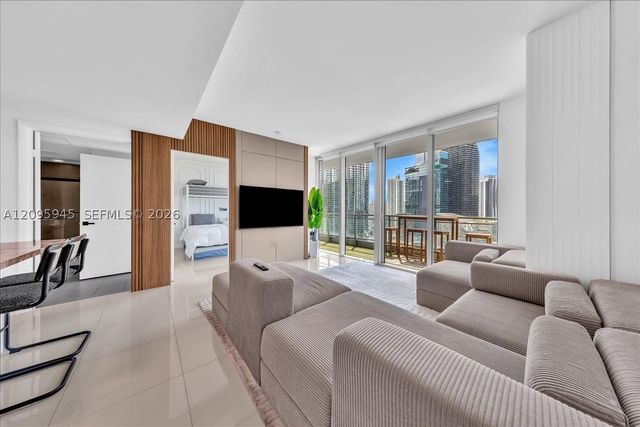 92 SW 3rd St 2802, Miami, FL 33130
