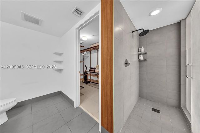 92 SW 3rd St 2802, Miami, FL 33130