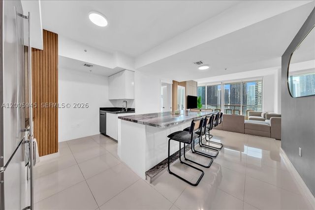 92 SW 3rd St 2802, Miami, FL 33130