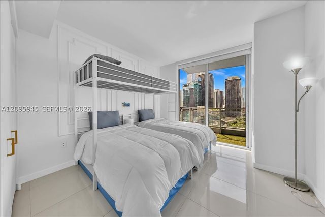 92 SW 3rd St 2802, Miami, FL 33130