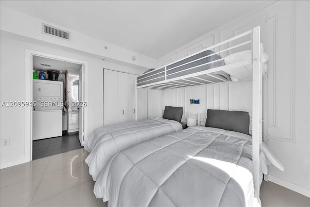 92 SW 3rd St 2802, Miami, FL 33130