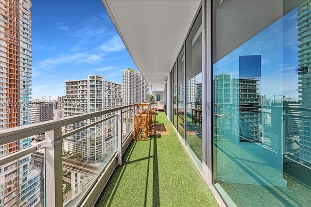 92 SW 3rd St 2802, Miami, FL 33130