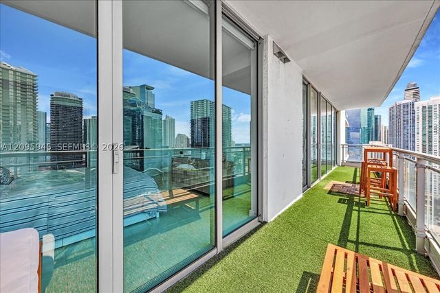92 SW 3rd St 2802, Miami, FL 33130