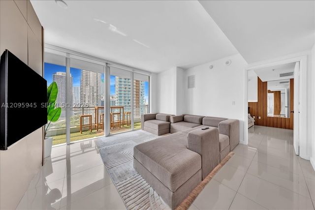 92 SW 3rd St 2802, Miami, FL 33130