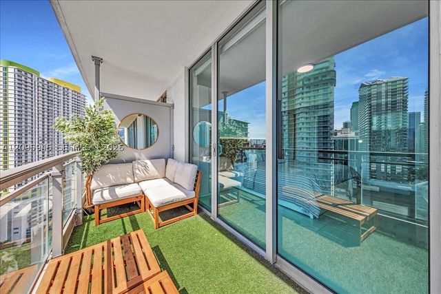 92 SW 3rd St 2802, Miami, FL 33130