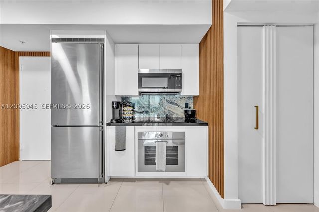 92 SW 3rd St 2802, Miami, FL 33130