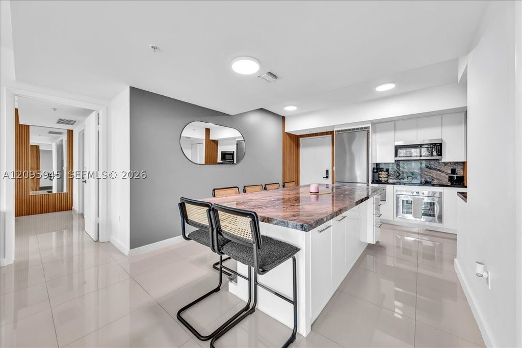 92 SW 3rd St 2802, Miami, FL 33130