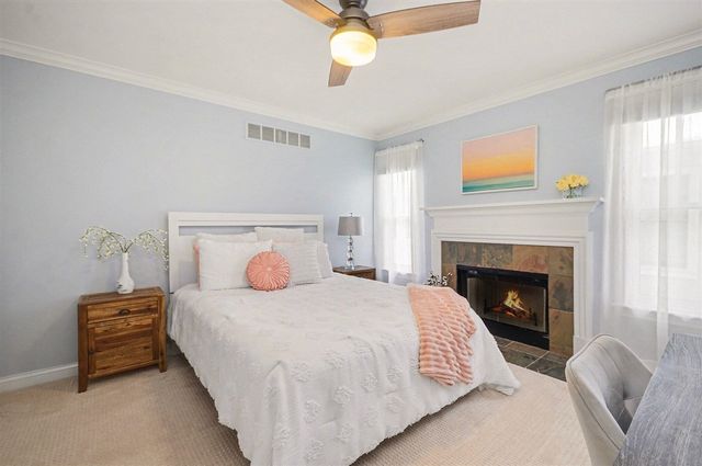 10 Riverbank Drive, Beverly Hills, MI 48025