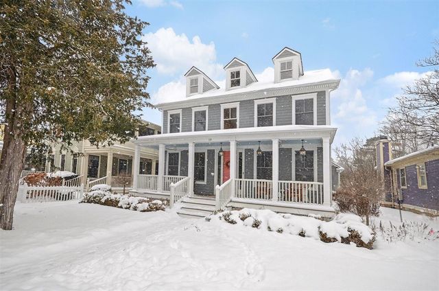 10 Riverbank Drive, Beverly Hills, MI 48025