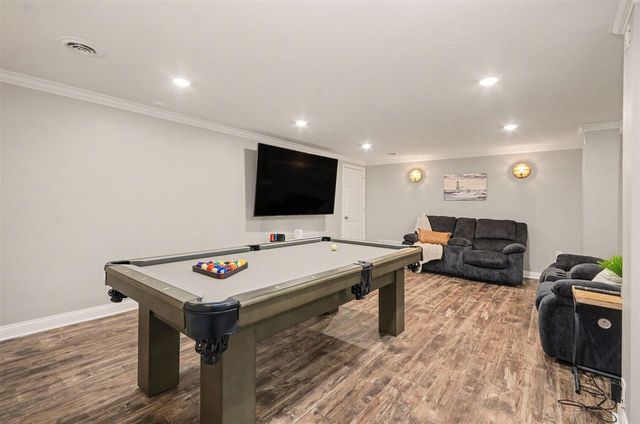 10 Riverbank Drive, Beverly Hills, MI 48025