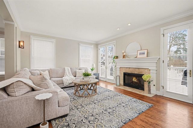 10 Riverbank Drive, Beverly Hills, MI 48025