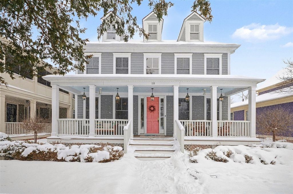 10 Riverbank Drive, Beverly Hills, MI 48025