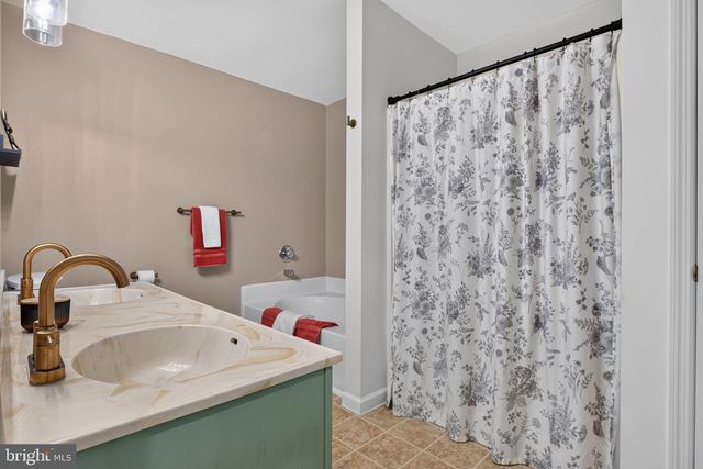 34 HERON DR, Denver, PA 17517