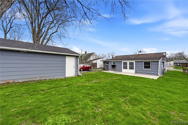 24 Monica Road, Grand Island, NY 14072