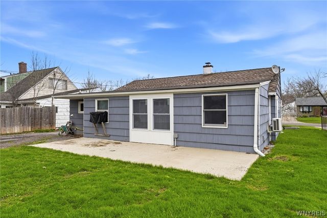 24 Monica Road, Grand Island, NY 14072