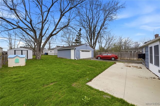 24 Monica Road, Grand Island, NY 14072