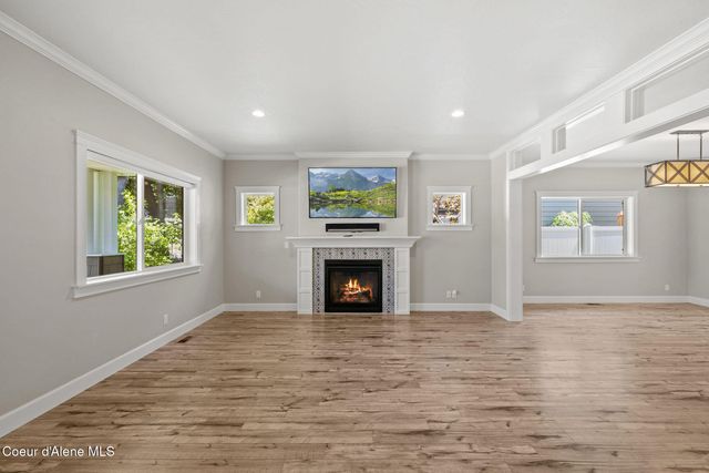 818 E Lakeside Ave, Coeur D'alene, ID 83814