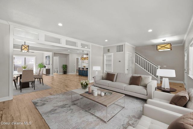 818 E Lakeside Ave, Coeur D'alene, ID 83814