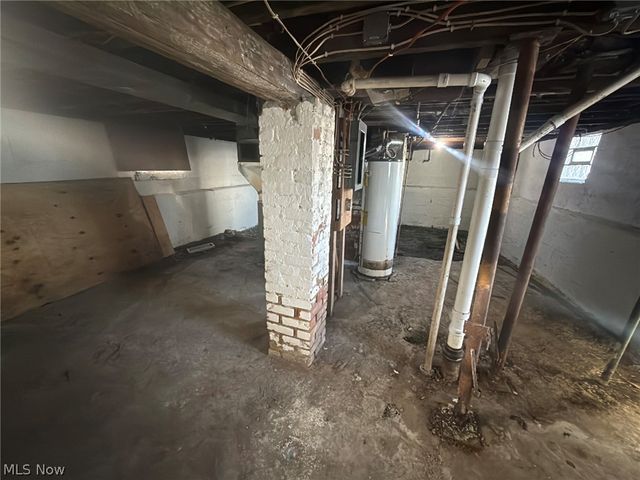 3579 E 72nd Street, Cleveland, OH 44105
