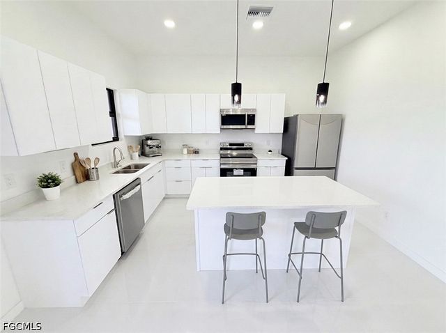 3046 NW 41st PL, Cape Coral, FL 33993