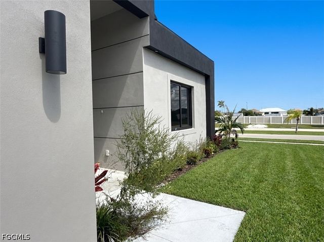 3046 NW 41st PL, Cape Coral, FL 33993