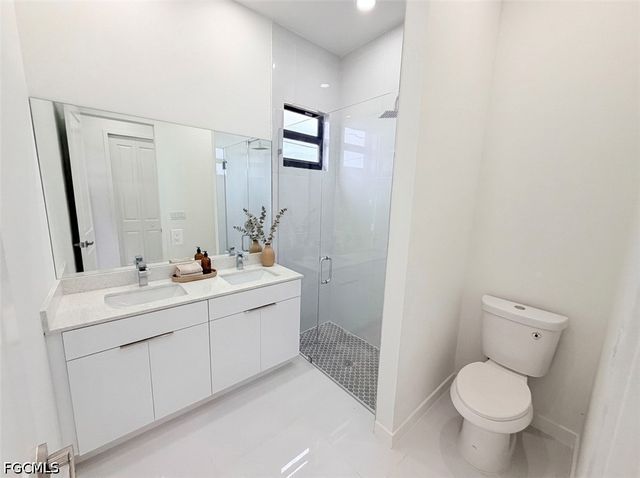 3046 NW 41st PL, Cape Coral, FL 33993