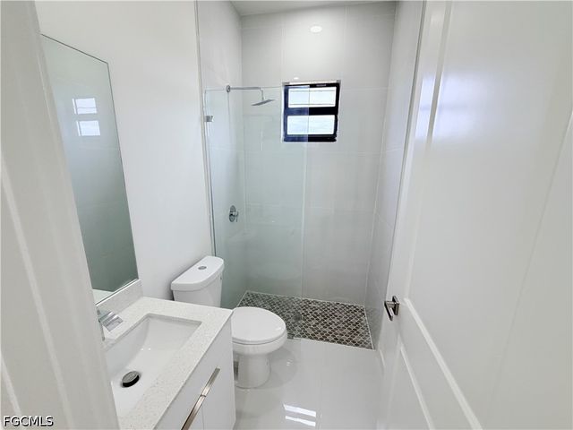 3046 NW 41st PL, Cape Coral, FL 33993