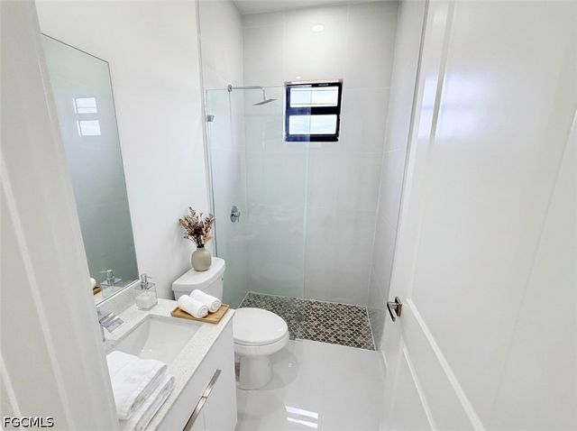 3046 NW 41st PL, Cape Coral, FL 33993