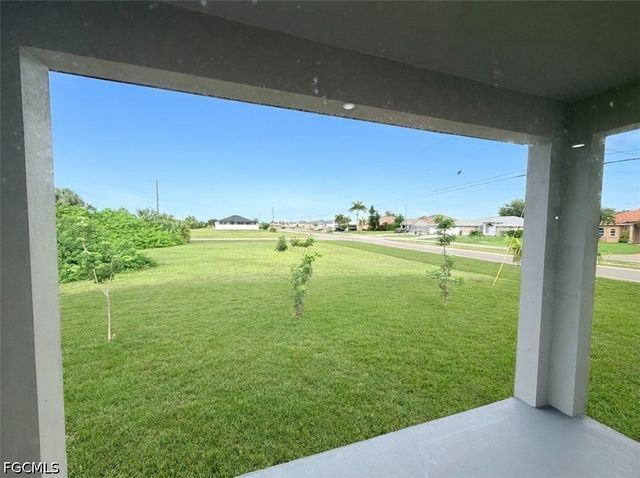 3046 NW 41st PL, Cape Coral, FL 33993