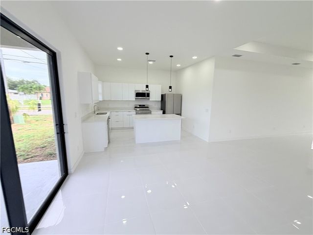 3046 NW 41st PL, Cape Coral, FL 33993