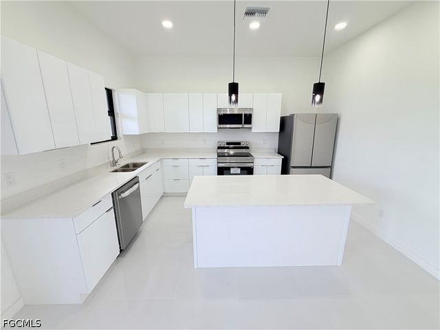 3046 NW 41st PL, Cape Coral, FL 33993