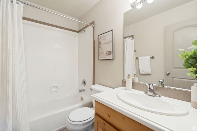 5669 W LUGANO DR, West Jordan, UT 84084