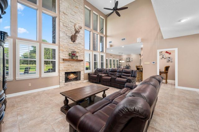 19245 Fm 442 Road, Boling, TX 77420