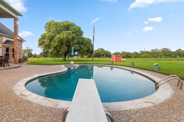 19245 Fm 442 Road, Boling, TX 77420