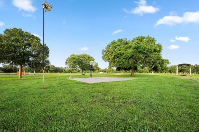 19245 Fm 442 Road, Boling, TX 77420